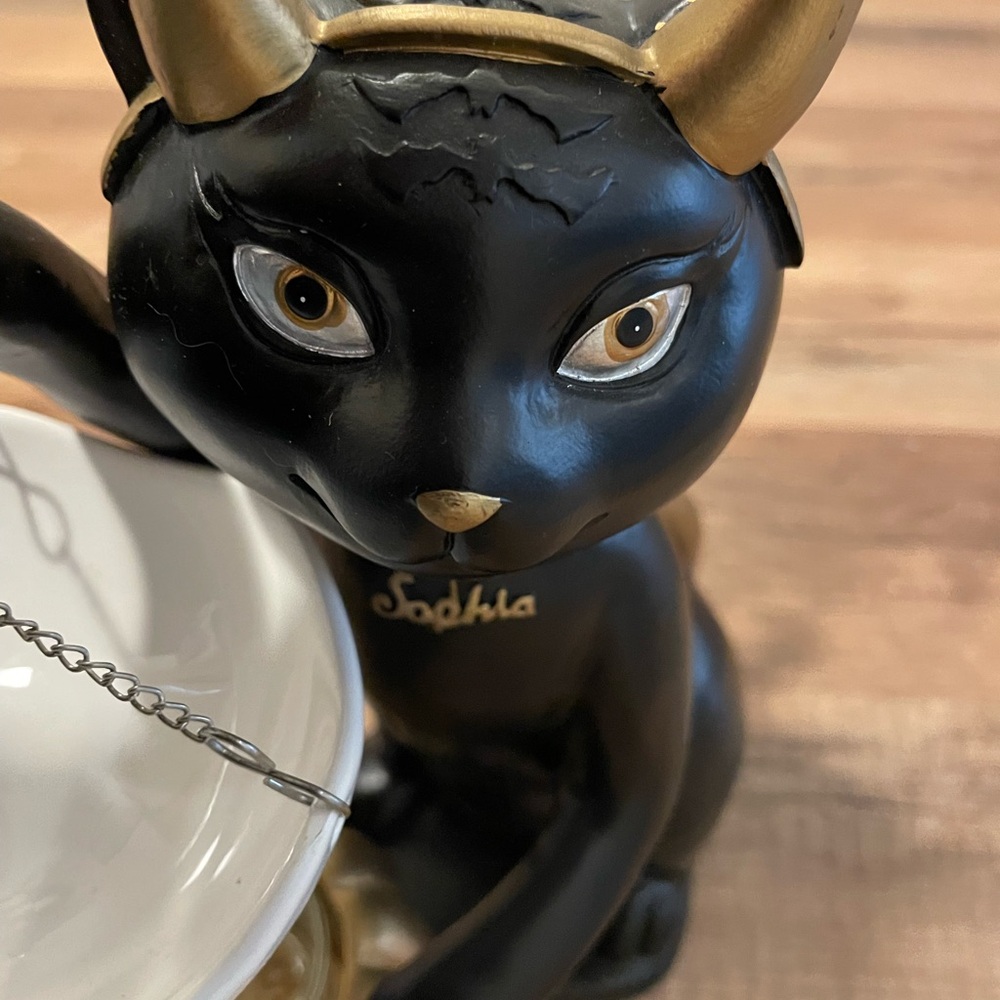 Retired and Rare “Sophia” Yankee Candle Black Cat Tea Light Burner - Picture 5 of 6